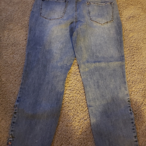 Jeans - Picture 4 of 7